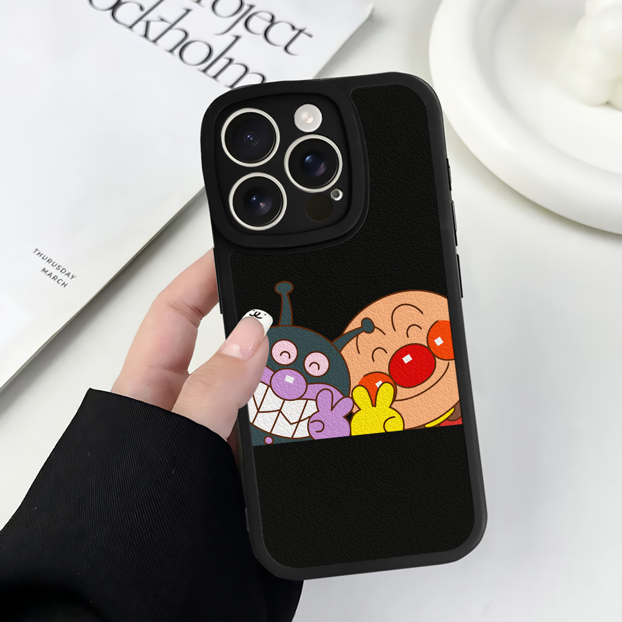 （画像用） アンパンマン Anpanman 【iPhone 16シリーズ対応】シリコンスマホケース（レザー調） 材質：シリコン